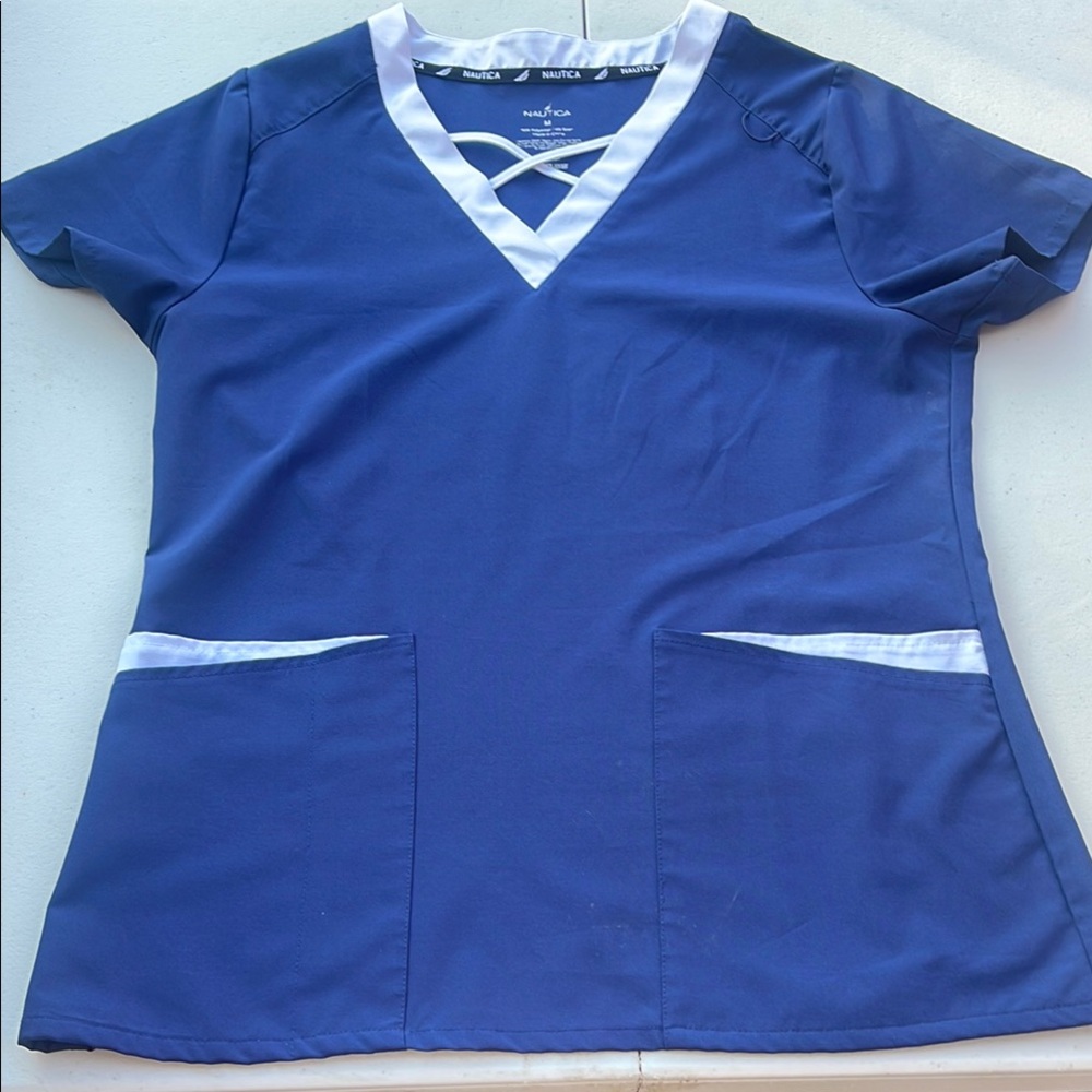 Nautica Women's Navy and White V-Neck Tee scrub top